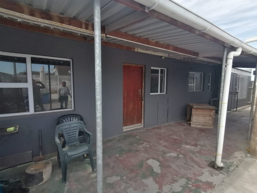 5 Bedroom Property for Sale in Lotus River Western Cape